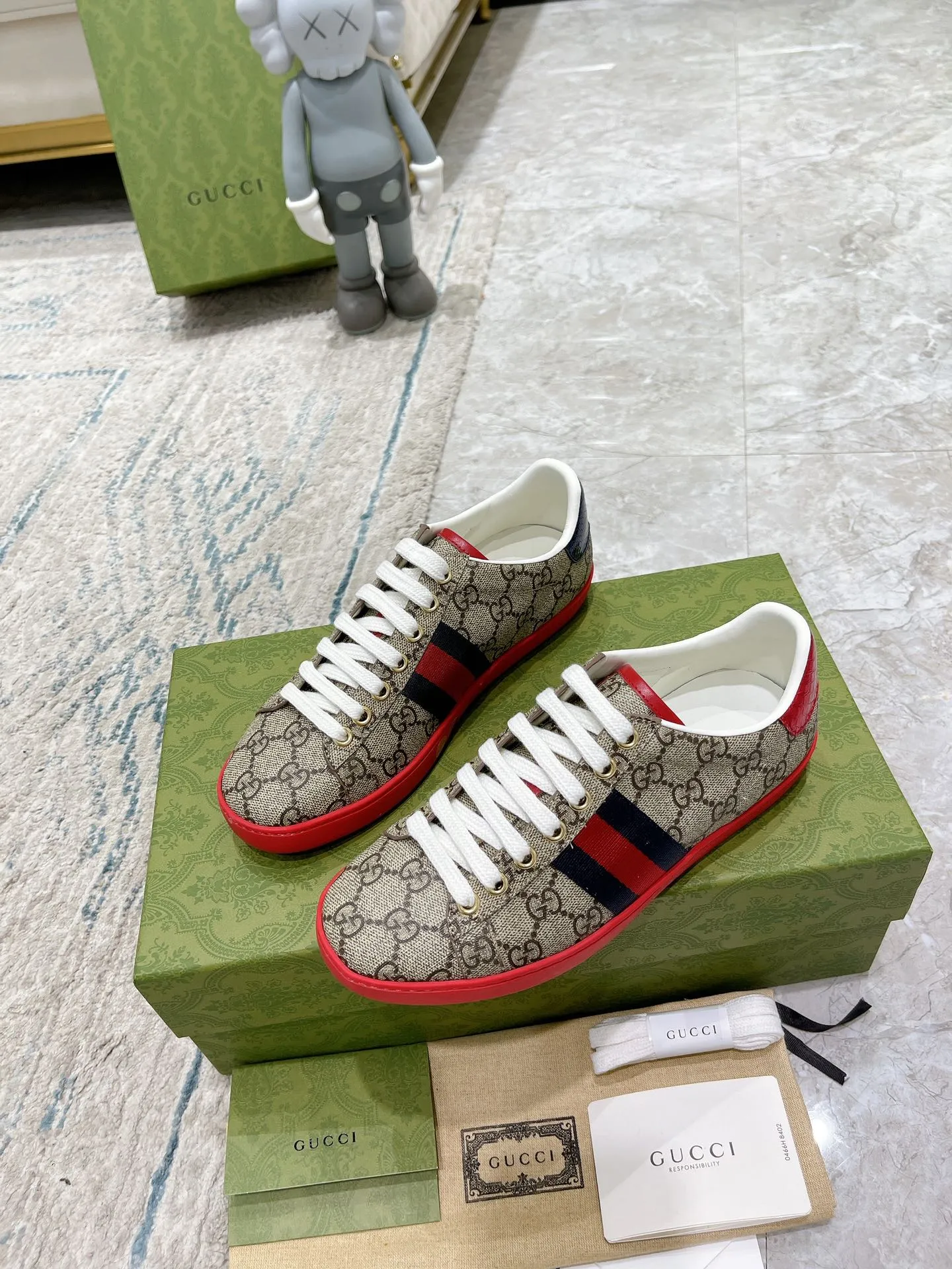 👟👟Ex-factory price 420👟👟 Newly upgraded high version of men's and women's wear, (GUCCI) official website's latest casual and fashionable couple shoes, hot style The style is simple and elegant, exclusive for couples. Unique official website latest brand elements 👑 original Gucci decoration, fashionable and generous, original material cowhide ✅ sheepskin lining, official website designated wear-resistant casual outsole, real-life photos of classic models in the counter, women's 35-40, men's 38--44 sizes